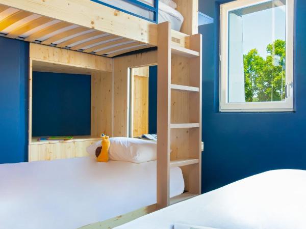 greet hotel Salon de Provence : photo 6 de la chambre chambre familiale