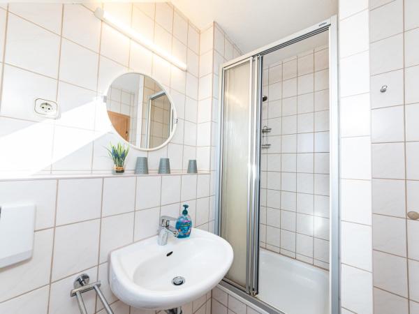 Pension Greiser : photo 5 de la chambre chambre triple