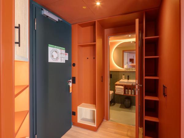 DEIN APART München : photo 7 de la chambre appartement supérieur avec balcon