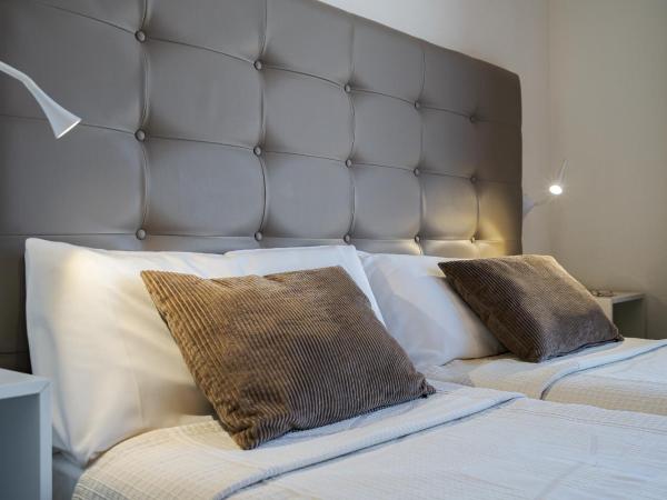 Hotel Eurowest : photo 7 de la chambre chambre triple avec terrasse