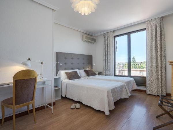 Hotel Eurowest : photo 8 de la chambre chambre triple avec terrasse