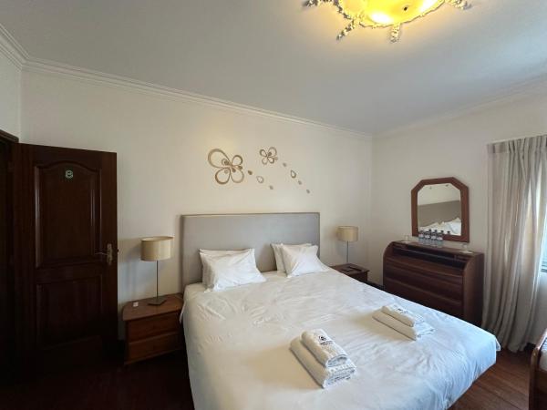 Best Houses Portugal Residence I : photo 2 de la chambre chambre familiale avec salle de bains privative