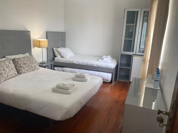 Best Houses Portugal Residence I : photo 2 de la chambre chambre quadruple avec salle de bains privative