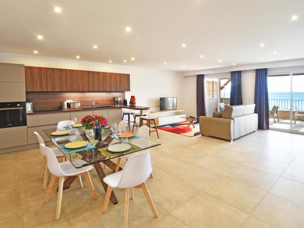 Résidence Saint-Jean : photo 9 de la chambre two-bedroom apartment - first floor with sea view and terrace and pergola