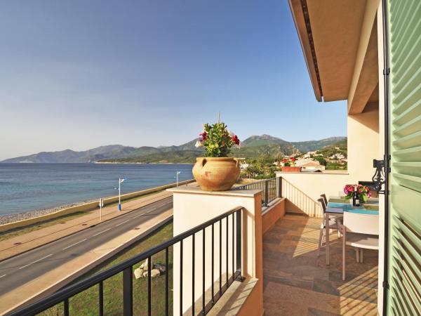 Résidence Saint-Jean : photo 3 de la chambre two-bedroom apartment - second floor with sea view and double terrace