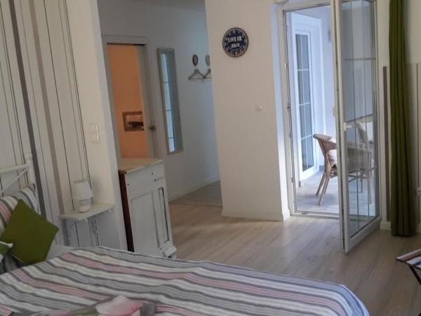 Rooms Villa Harmonie - Adults Only +14 : photo 10 de la chambre chambre double - vue sur jardin