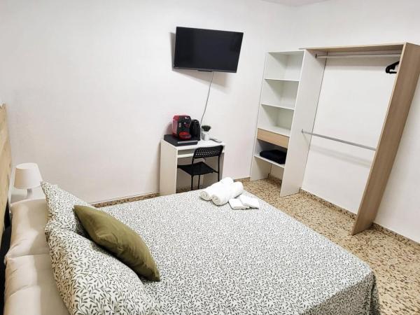 Sweet Rooms in Alboraya Valencia : photo 2 de la chambre chambre double avec salle de bains commune
