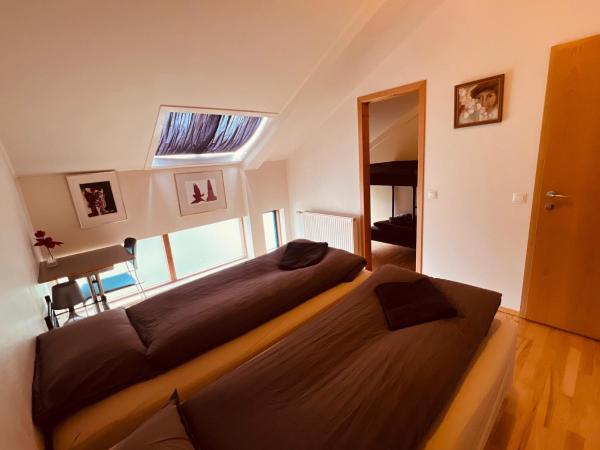 Reykjavik Peace Center Guesthouse : photo 5 de la chambre chambre familiale (2 adultes et 2 enfants)