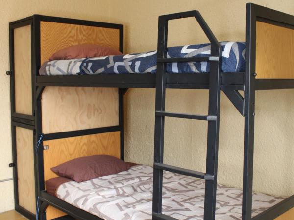 Hostal La Loteria : photo 1 de la chambre lit simple en dortoir