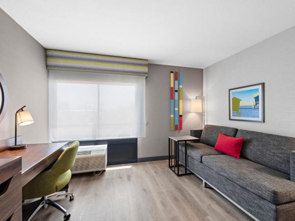 Hampton Inn Los Angeles Airport : photo 3 de la chambre chambre lit king-size - non-fumeurs