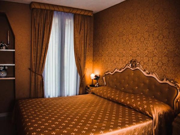 H o t e l S A N G A L L O : photo 5 de la chambre chambre double ou lits jumeaux