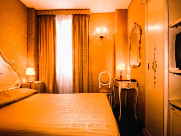 H o t e l S A N G A L L O : photo 7 de la chambre chambre simple