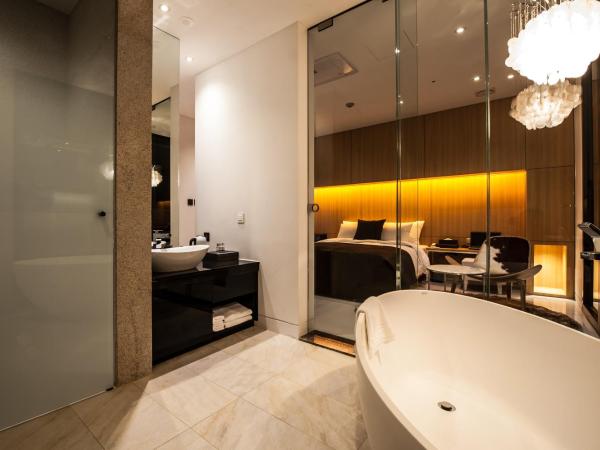 SR Hotel Sadang : photo 7 de la chambre chambre premium avec terrasse 