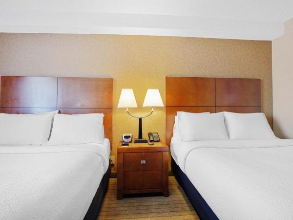 Sandman Hotel & Suites London Downtown : photo 3 de la chambre chambre avec 2 grands lits queen-size