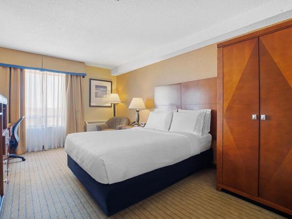 Sandman Hotel & Suites London Downtown : photo 1 de la chambre chambre lit queen-size