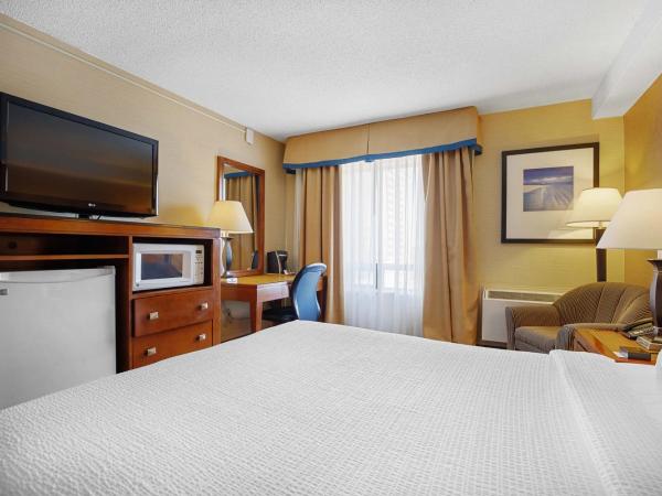 Sandman Hotel & Suites London Downtown : photo 3 de la chambre chambre lit queen-size