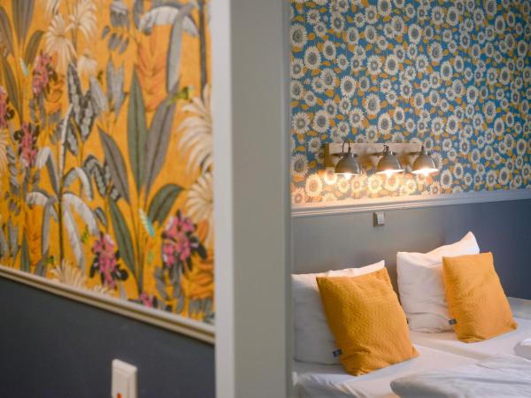 Old Town Hostel : photo 1 de la chambre chambre double ou lits jumeaux avec salle de bains commune