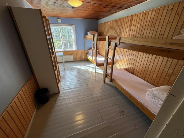 Kivisaari : photo 5 de la chambre chambre familiale avec salle de bains commune