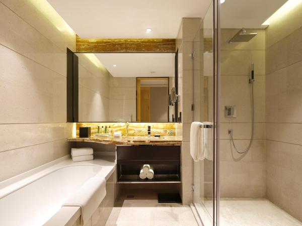 Crowne Plaza Beijing Lido, an IHG Hotel : photo 1 de la chambre standard king room - lounge access/high floor