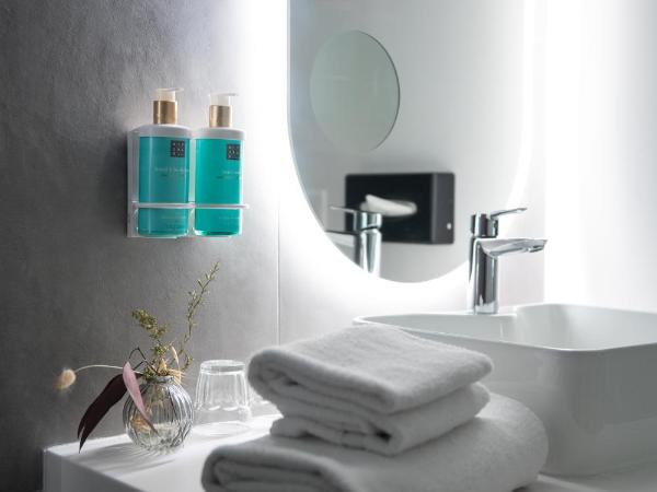 Novotel Macon Nord Autoroute du Soleil : photo 4 de la chambre chambre double standard avec canapé