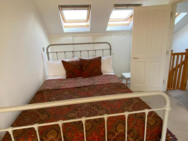 Entire house Wimbledon Lodge : photo 3 de la chambre chambre double avec salle de bains privative