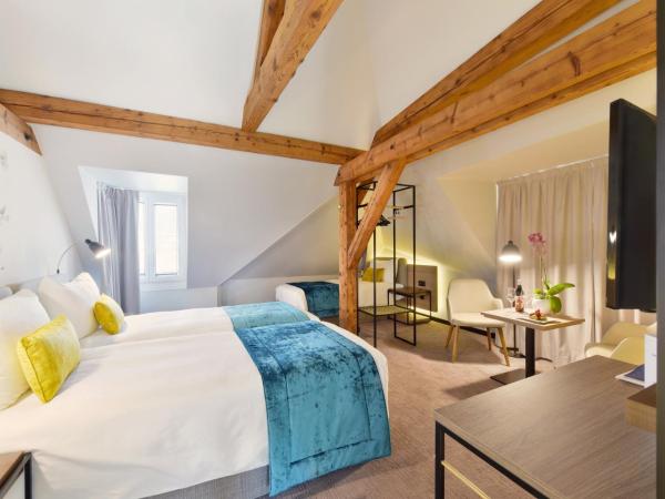 Astra Vevey Hotel & Restaurant : photo 3 de la chambre chambre triple