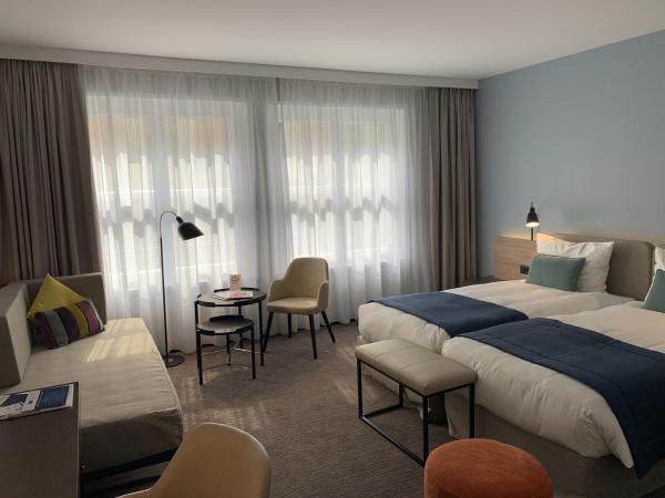 Astra Vevey Hotel & Restaurant : photo 1 de la chambre très grande chambre triple