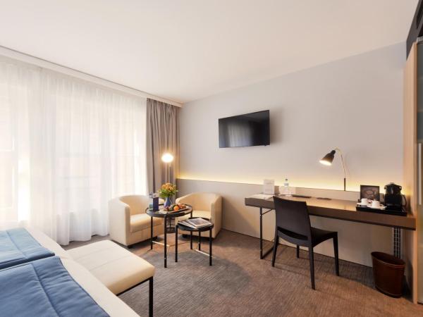 Astra Vevey Hotel & Restaurant : photo 3 de la chambre très grande chambre double