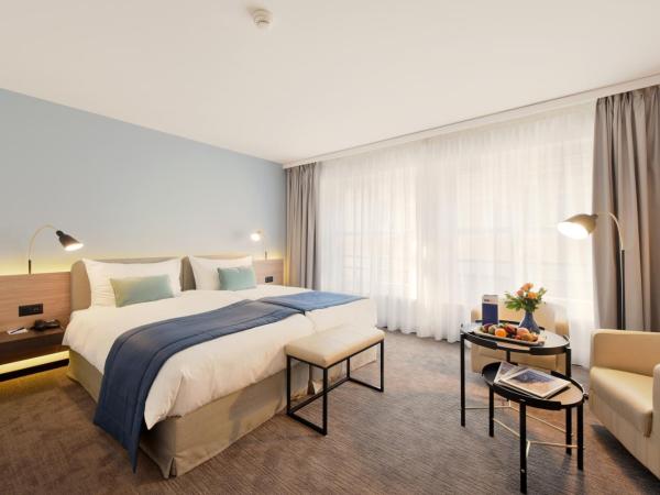 Astra Vevey Hotel & Restaurant : photo 2 de la chambre très grande chambre double