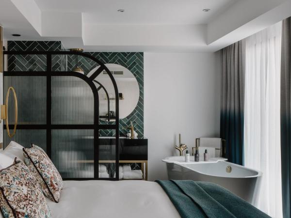 The Halyard Liverpool, Vignette Collection, an IHG Hotel : photo 9 de la chambre king suite with balcony and dock view - top floor