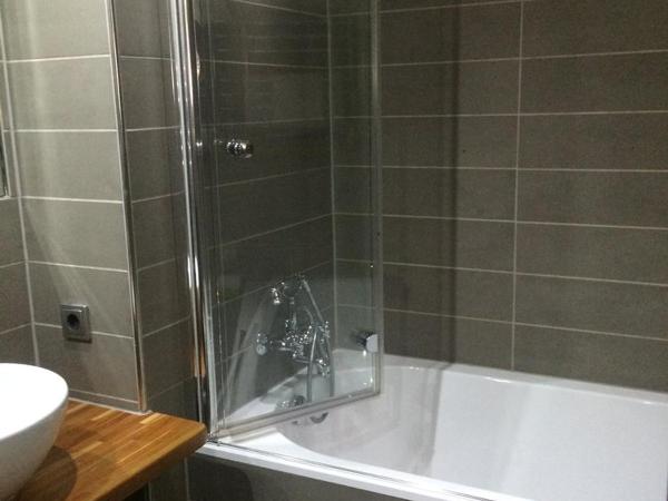 Le Sorelle : photo 2 de la chambre chambre triple avec salle de bains privative