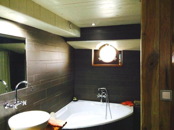 Le Sorelle : photo 3 de la chambre chambre triple avec salle de bains privative