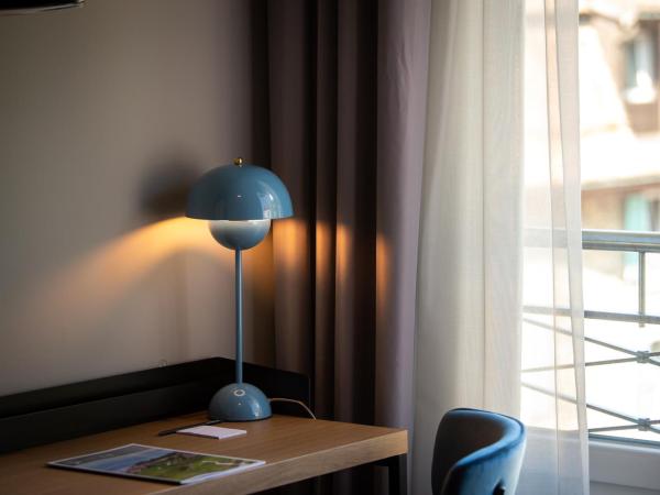 Châtonneyre Hotel & Restaurant : photo 3 de la chambre chambre lits jumeaux avec vue