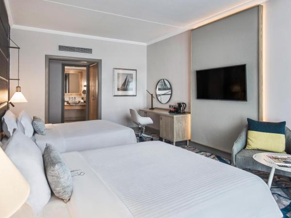 Le Suffren Hotel & Marina : photo 3 de la chambre hébergement supérieur (2 lits queen-size)