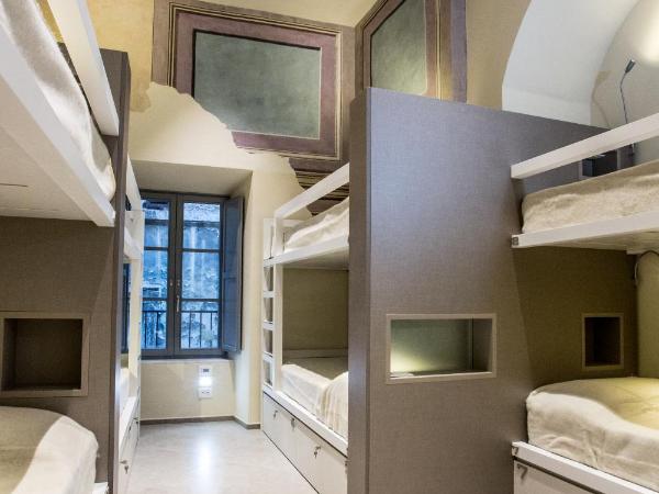 Little Italy Hostel Ex Chiesa S Donato : photo 5 de la chambre lit dans dortoir mixte de 8 lits