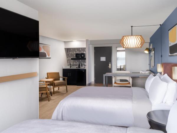 Atwell Suites Austin Airport, an IHG Hotel : photo 1 de la chambre chambre exécutive avec 2 lits queen-size 