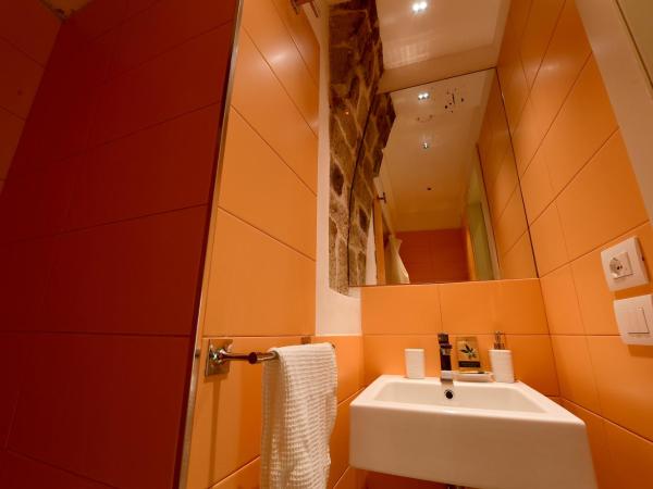 Little Italy Hostel Ex Chiesa S Donato : photo 8 de la chambre lit dans dortoir pour femmes de 4 lits