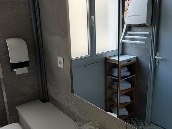 Hotel Le Colibri : photo 6 de la chambre chambre quadruple