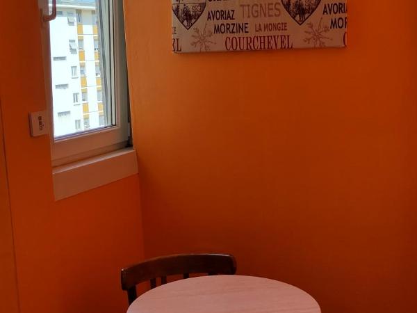 Hotel Le Colibri : photo 5 de la chambre chambre lits jumeaux