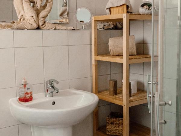 Down Town Motel : photo 2 de la chambre chambre double avec salle de bains privative