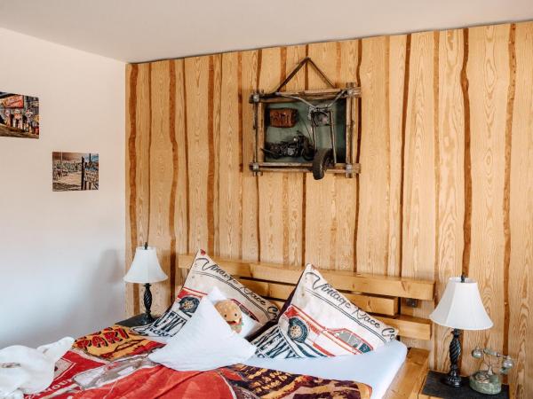 Down Town Motel : photo 5 de la chambre chambre double avec salle de bains privative