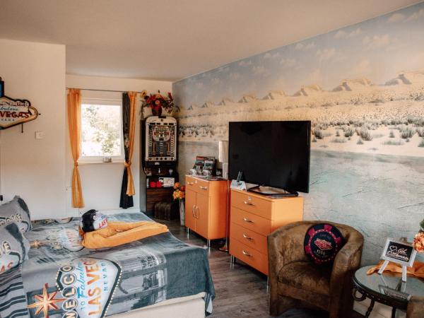 Down Town Motel : photo 9 de la chambre chambre double avec salle de bains privative