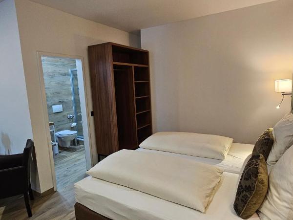 Hotel Villa Sophia : photo 1 de la chambre chambre quadruple