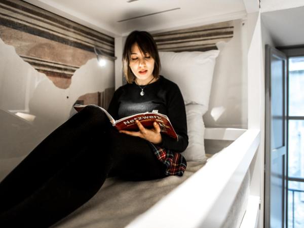 Little Italy Hostel Ex Chiesa S Donato : photo 7 de la chambre lit dans dortoir mixte de 12 lits