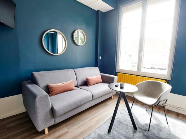 Hôtel de France - Beaune : photo 5 de la chambre chambre quadruple