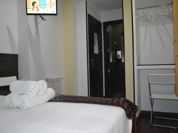 Hostal El Brezo : photo 2 de la chambre chambre double