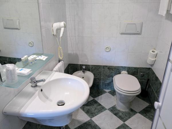 Hotel Soggiorno Athena : photo 6 de la chambre chambre triple