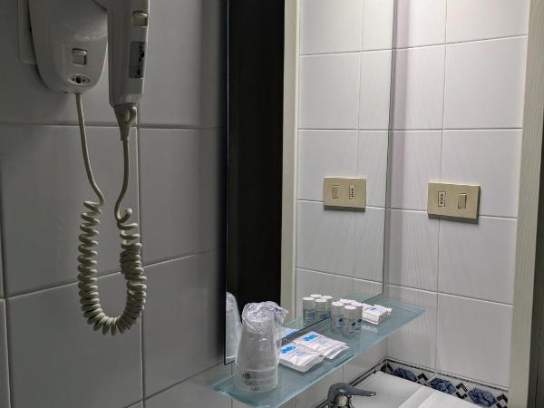 Hotel Soggiorno Athena : photo 5 de la chambre chambre quadruple