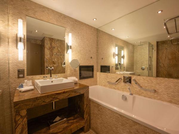 Radisson Blu Royal Hotel Dublin : photo 10 de la chambre suite junior