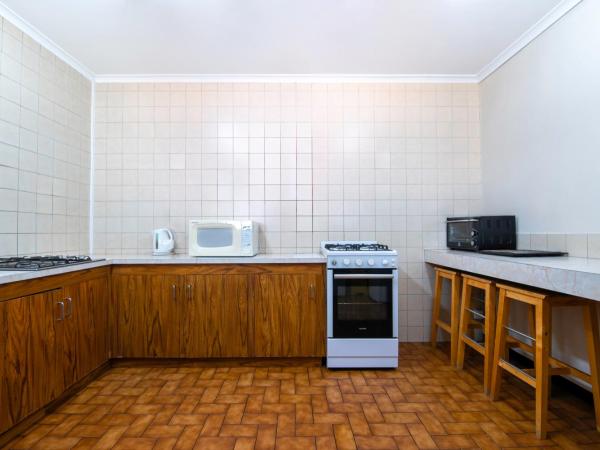 Echo Holiday Parks - Windsor Gardens : photo 8 de la chambre budget units - queen